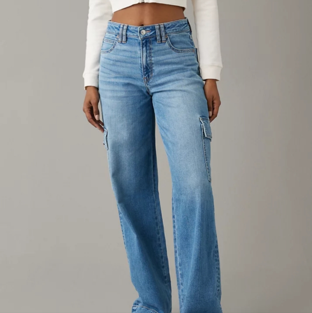 AE Dreamy Drape Super High-Rise Cargo Baggy Wide-Leg Jean